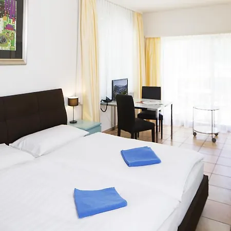 Al Hotel